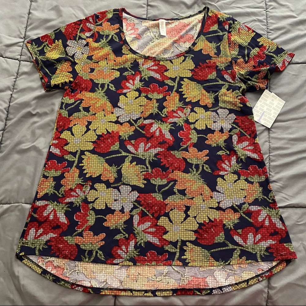 LulaRoe Classic Tee- Navy Blue With Print Large